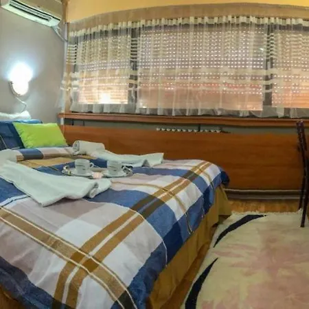 In Guest - Square Macedonia Guest house *