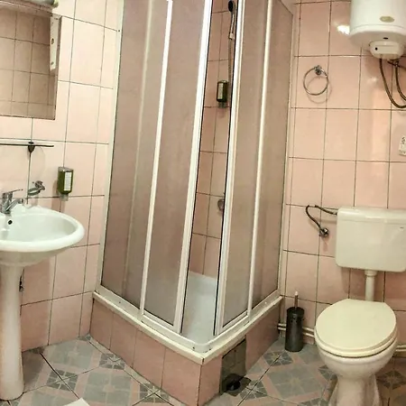 In Guest - Square Macedonia Guest house *